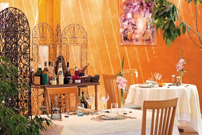 Hotel Poste Et Champanne Бриуд Экстерьер фото
