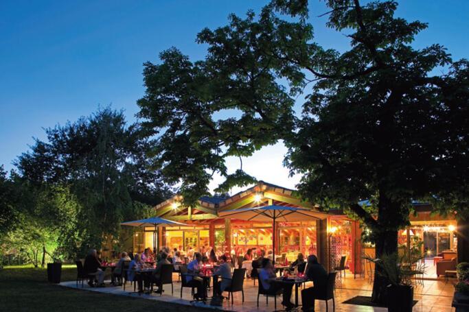Hotel Poste Et Champanne Бриуд Экстерьер фото
